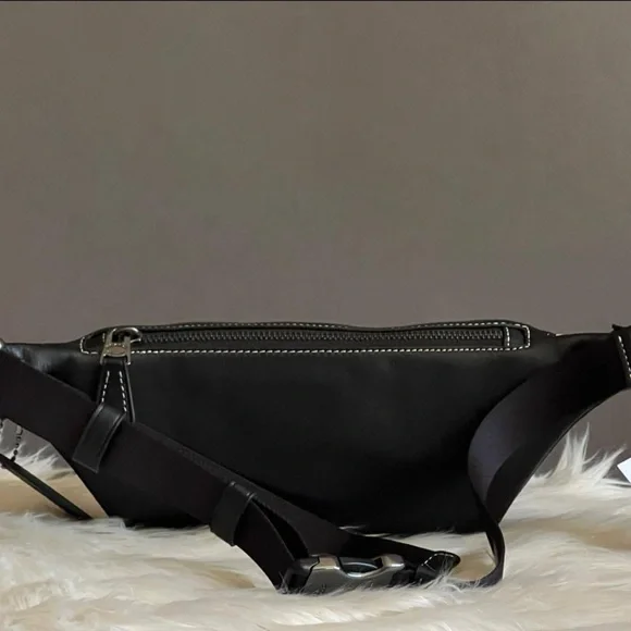 CL964 - Disney X Coach Warren Mini Belt Bag in Holiday Print - Picture 7 of 14